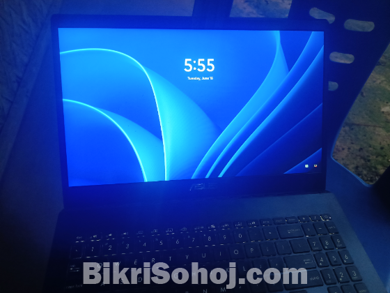 Asus vivobook Core i5